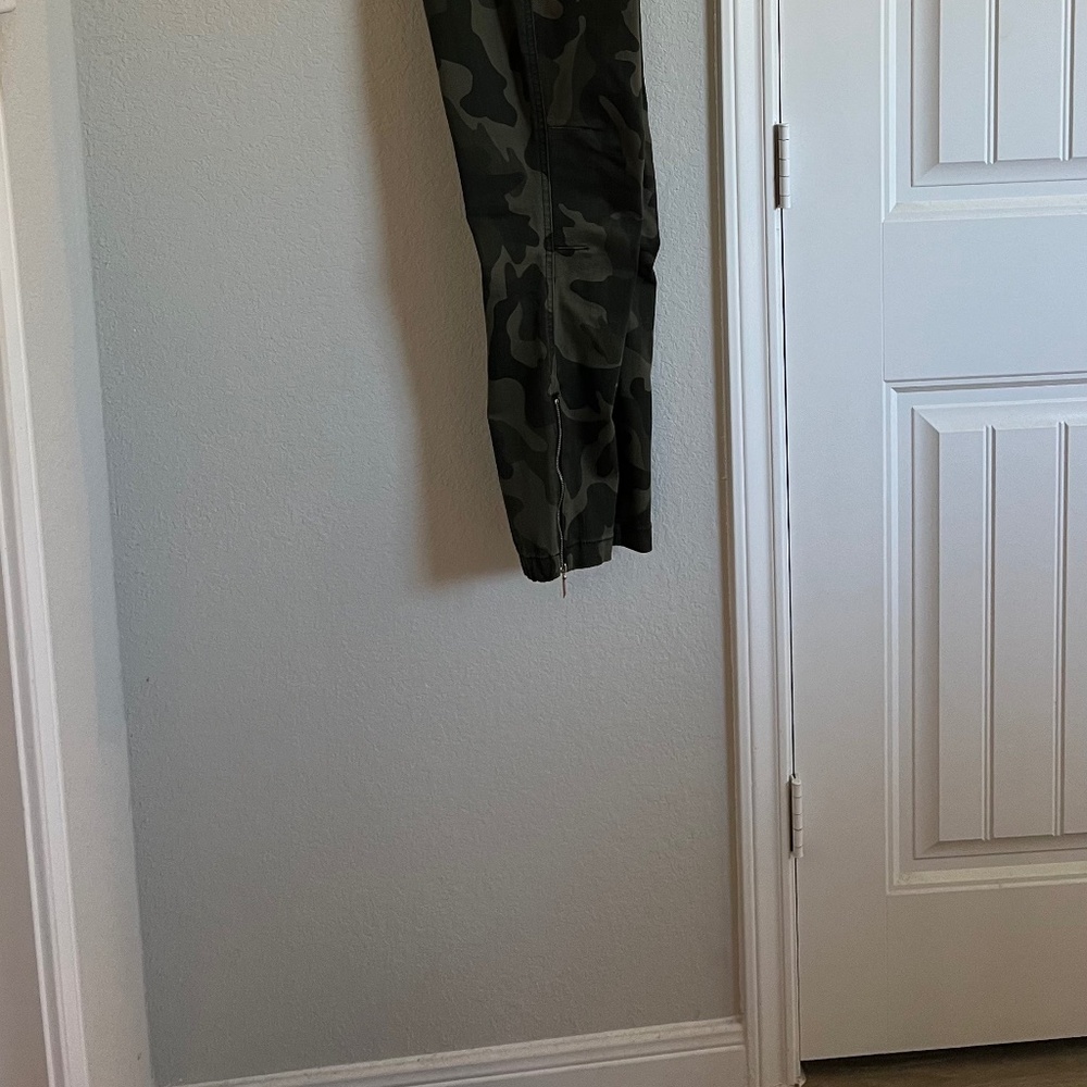 White House black market camp pants
